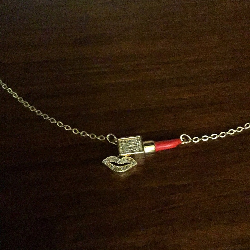 NWT Lipstick Pendant Necklace - Picture 3 of 4